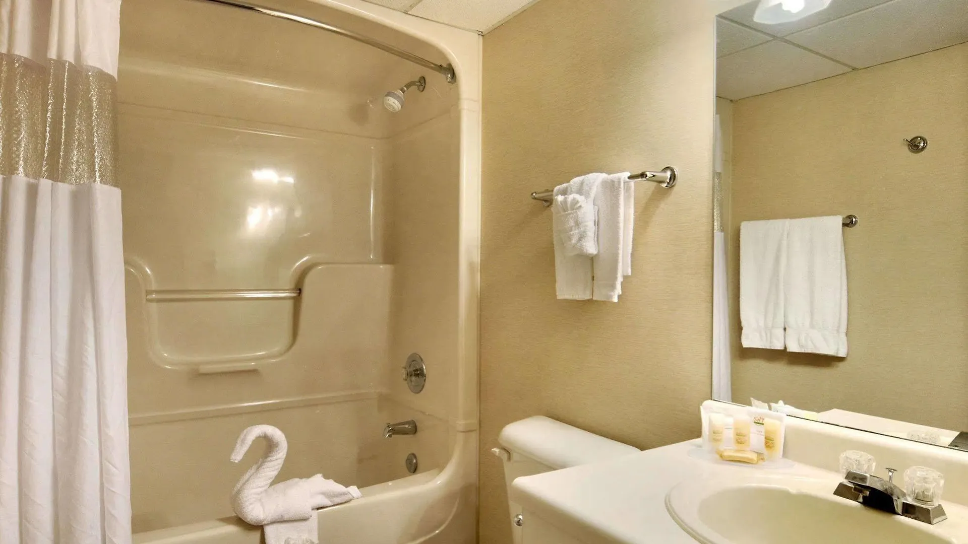 Days Inn By Wyndham Niagara Falls Lundys Lane Ξενοδοχείο